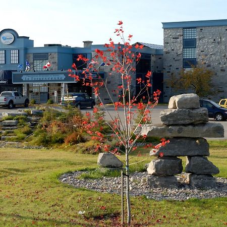 La Sagueneenne - Hotel Et Centre De Congres Chicoutimi 외부 사진