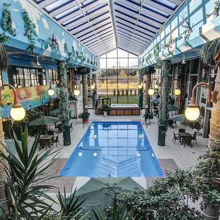 La Sagueneenne - Hotel Et Centre De Congres Chicoutimi 외부 사진