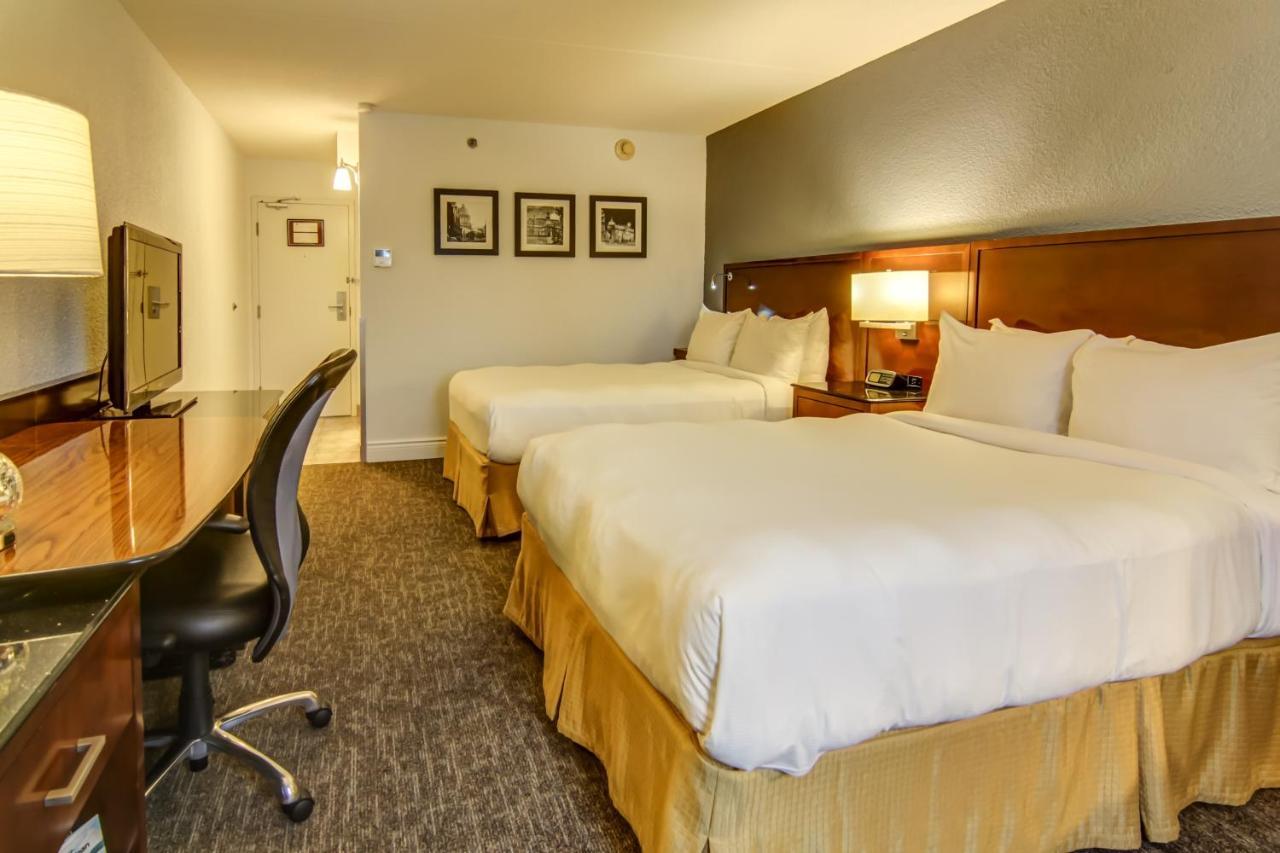 La Sagueneenne - Hotel Et Centre De Congres Chicoutimi 외부 사진