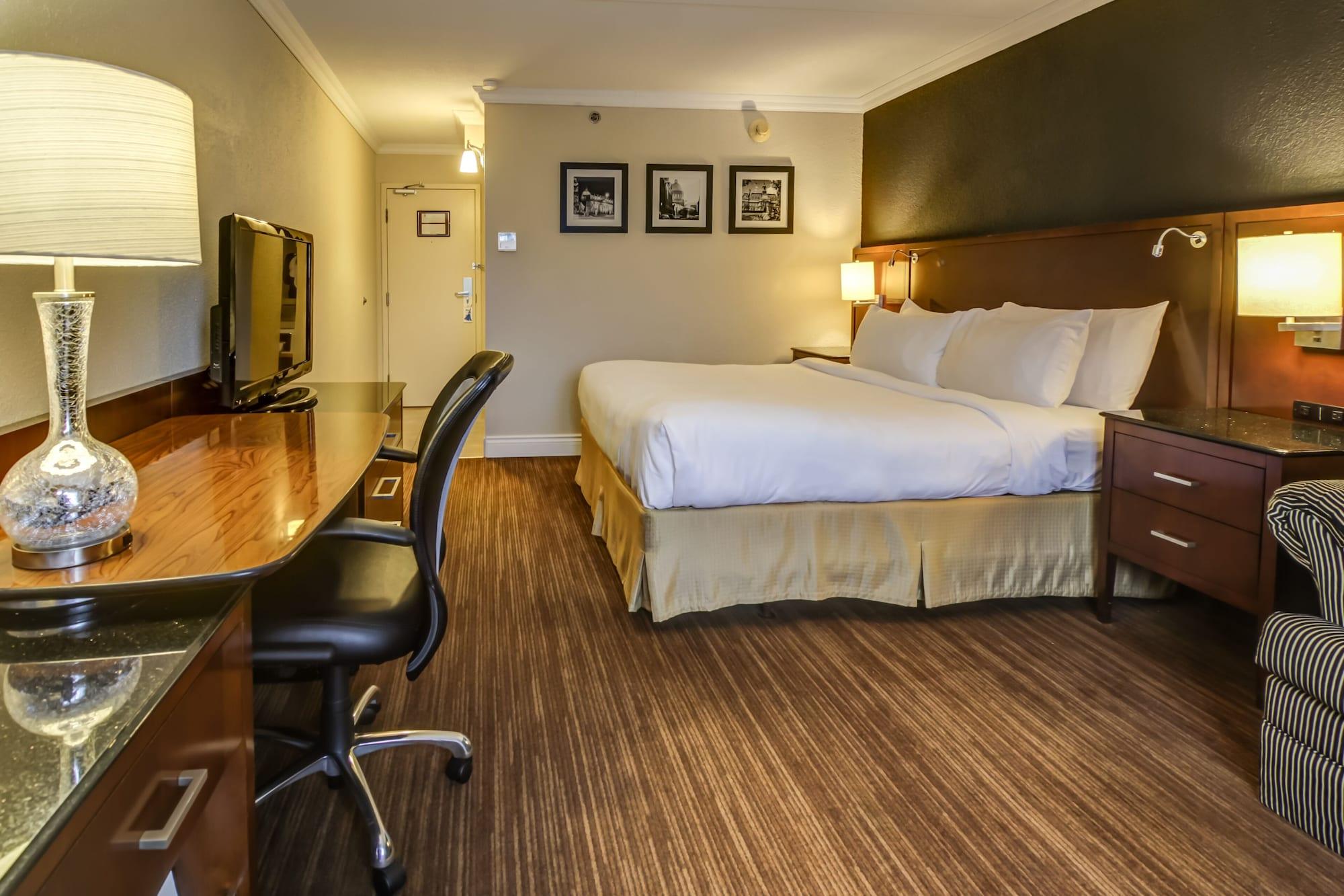 La Sagueneenne - Hotel Et Centre De Congres Chicoutimi 외부 사진