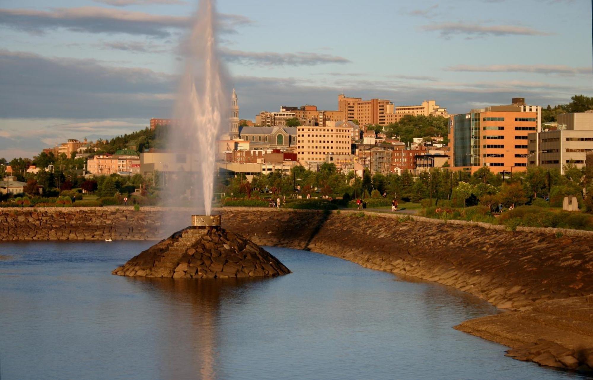 La Sagueneenne - Hotel Et Centre De Congres Chicoutimi 외부 사진
