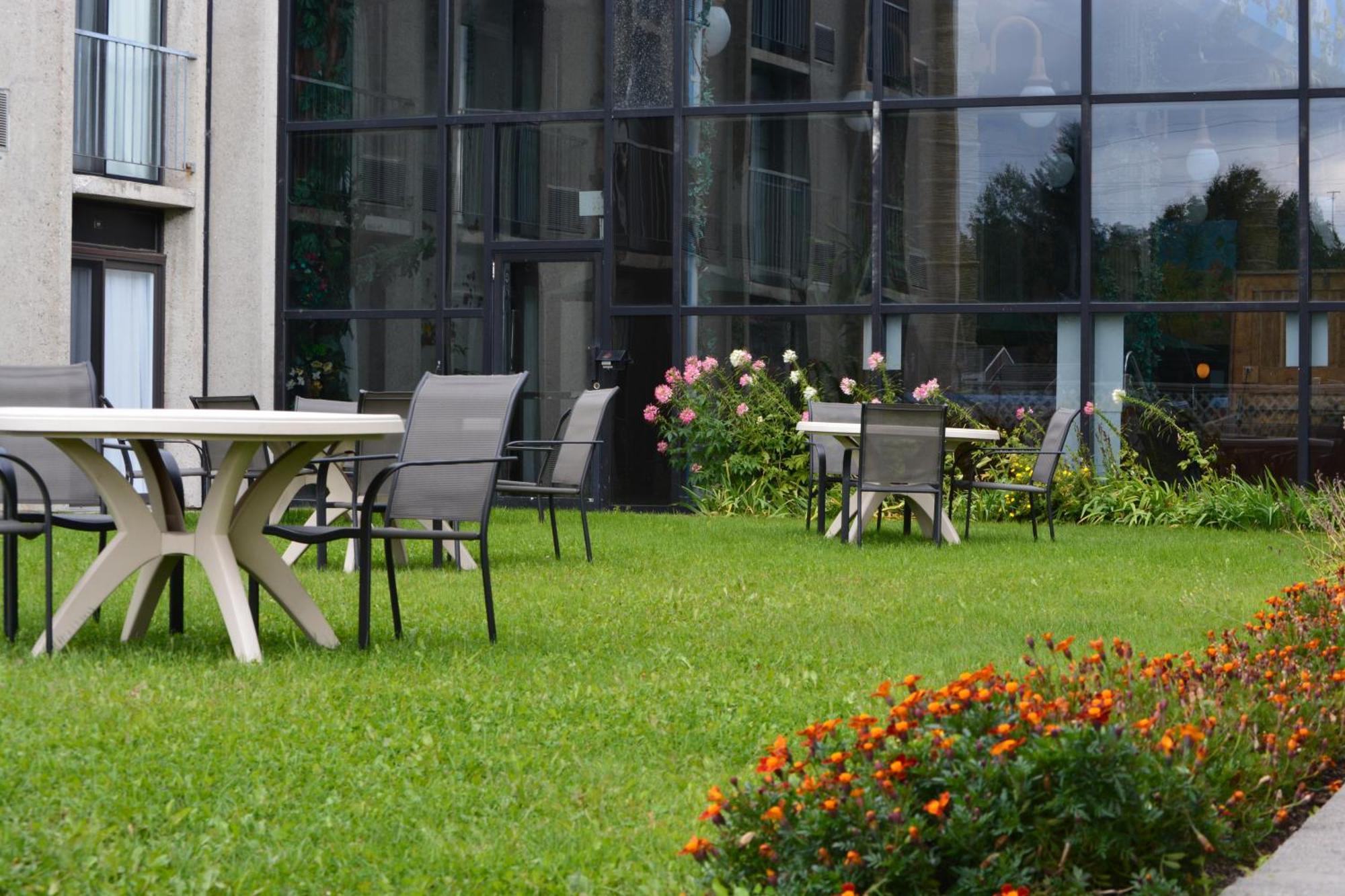 La Sagueneenne - Hotel Et Centre De Congres Chicoutimi 외부 사진