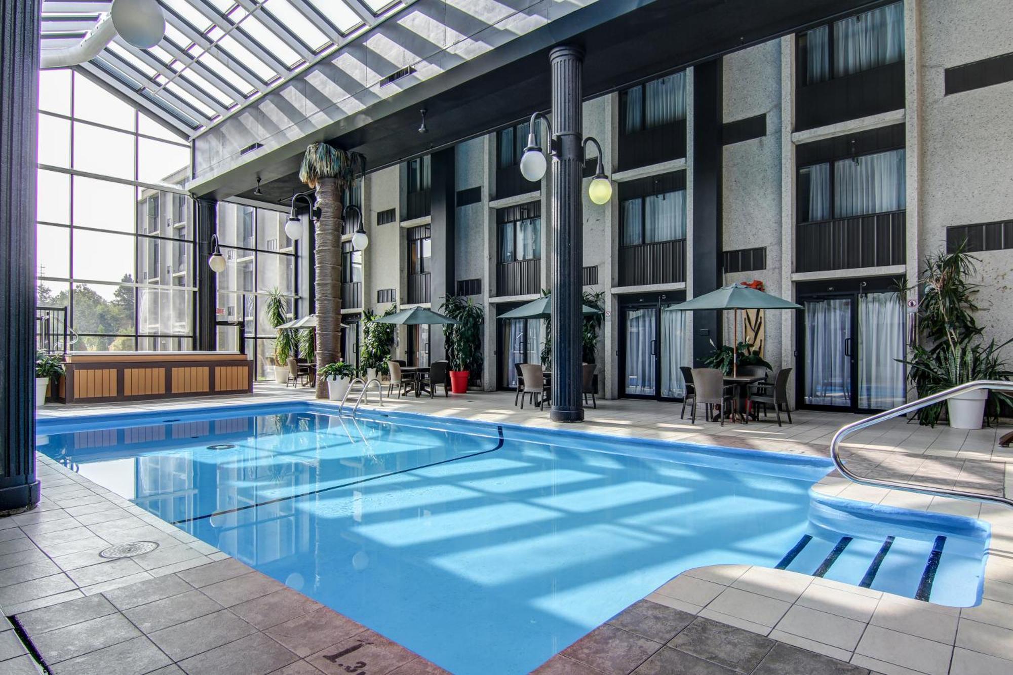 La Sagueneenne - Hotel Et Centre De Congres Chicoutimi 외부 사진