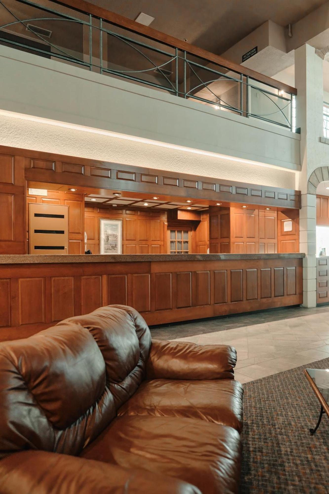 La Sagueneenne - Hotel Et Centre De Congres Chicoutimi 외부 사진