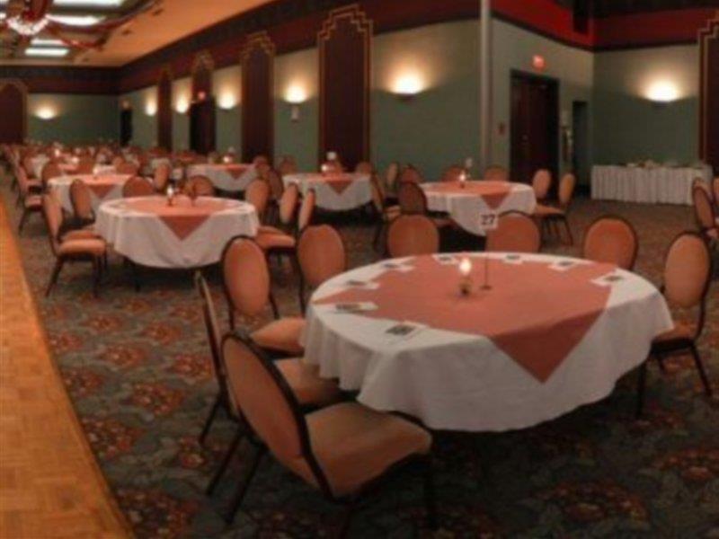 La Sagueneenne - Hotel Et Centre De Congres Chicoutimi 레스토랑 사진