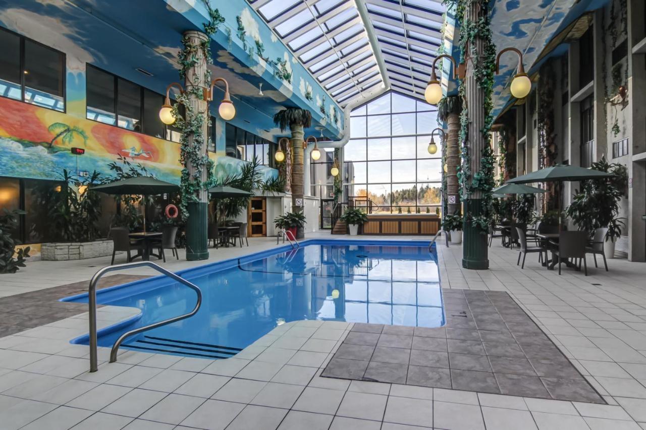 La Sagueneenne - Hotel Et Centre De Congres Chicoutimi 외부 사진